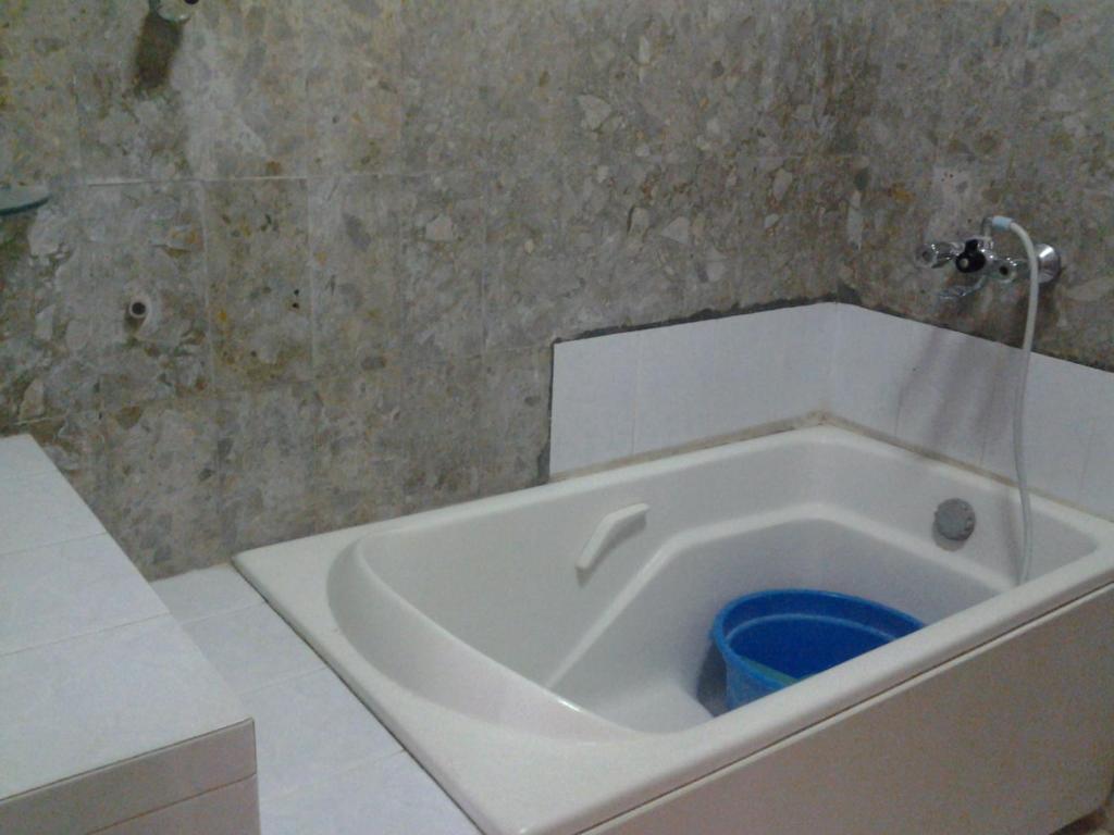 Villa And Resto Basanova Batu  Exterior photo