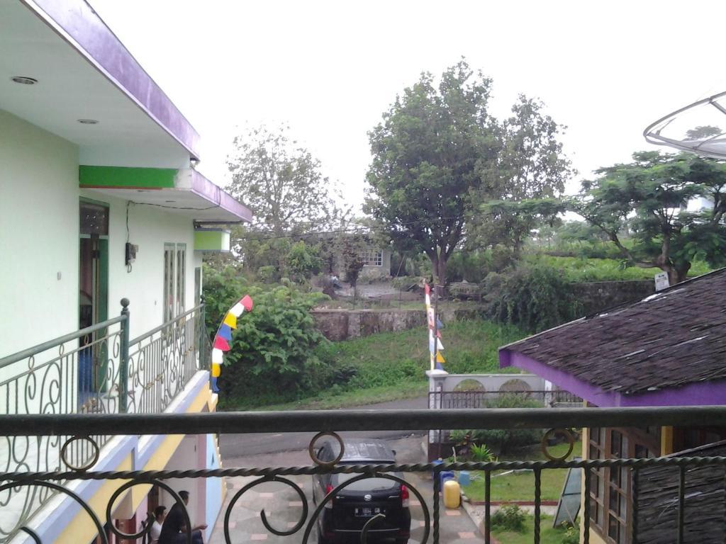 Villa And Resto Basanova Batu  Exterior photo