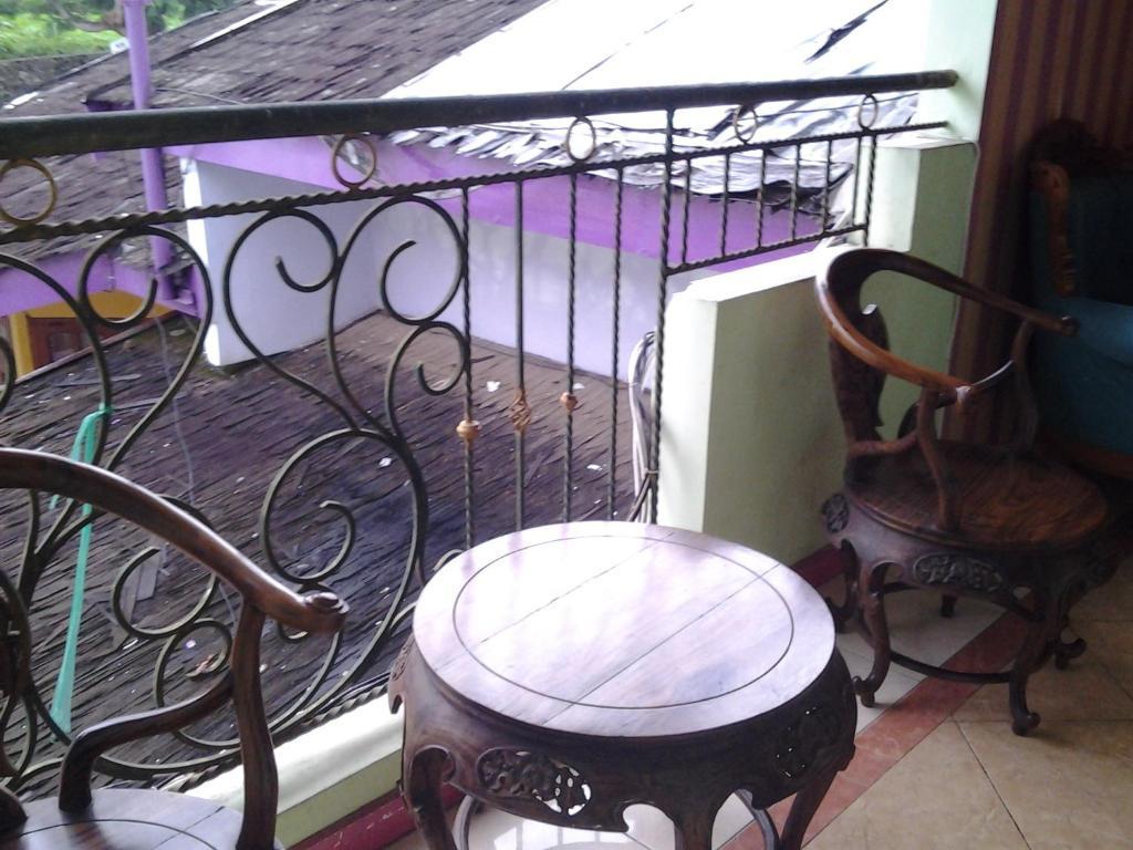 Villa And Resto Basanova Batu  Exterior photo