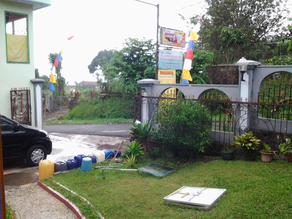 Villa And Resto Basanova Batu  Exterior photo