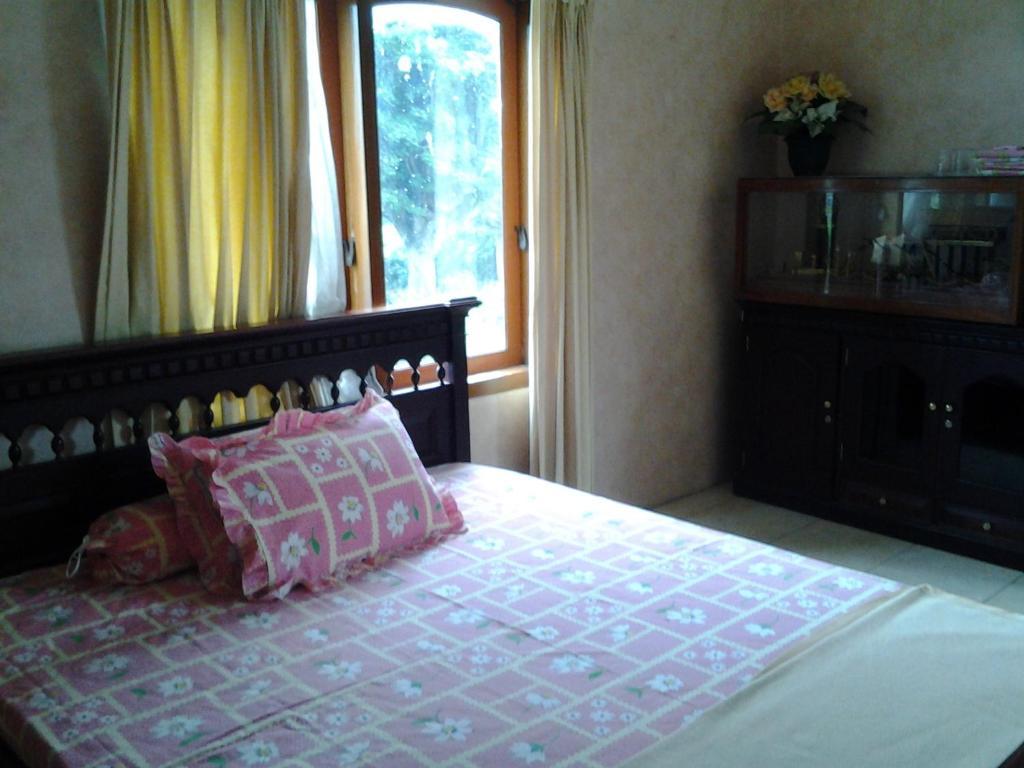 Villa And Resto Basanova Batu  Exterior photo